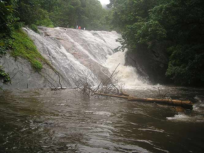 Dhoniwaterfall